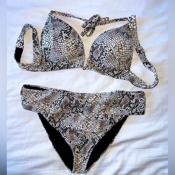 Calzedonia Snake Print Bikini Cobey Top and Bottom Size Medium - Picture 1 of 8